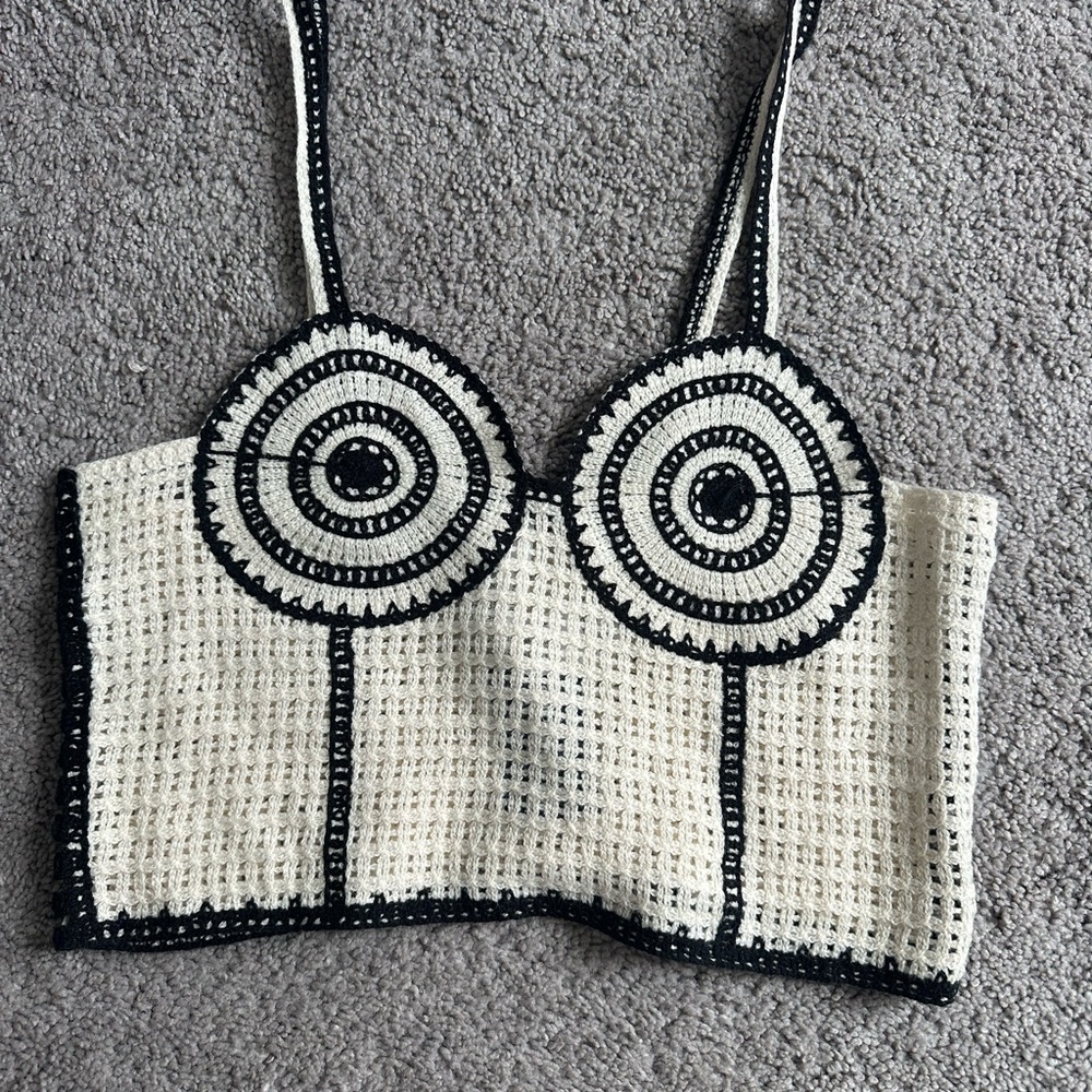 Unique Zara size med top cream and black